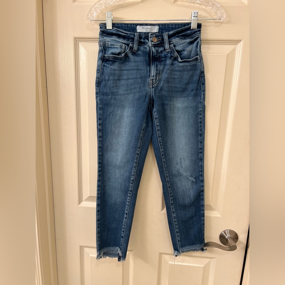 KanCan Capri jeans.